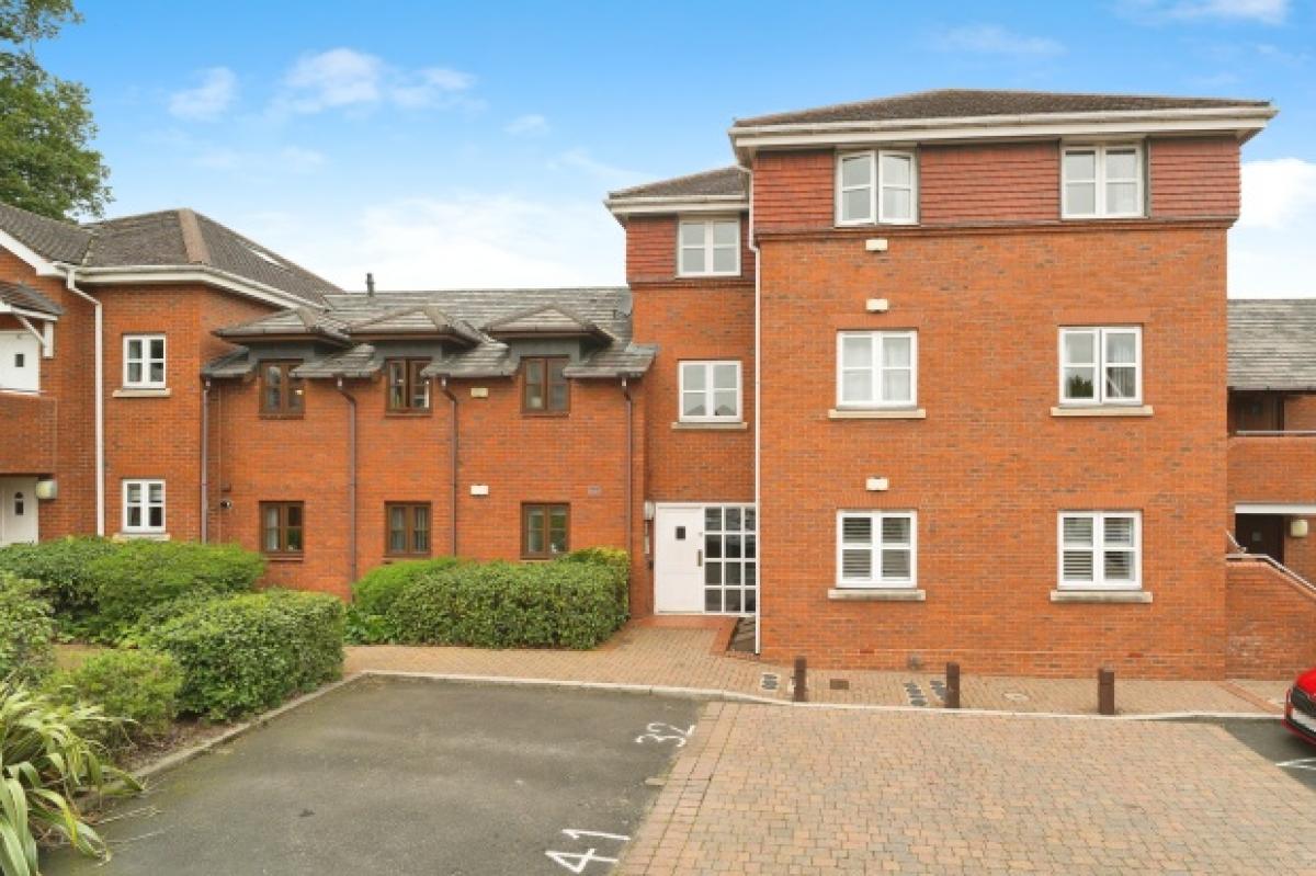 Picture of Apartment For Sale in Solihull, West Midlands, United Kingdom