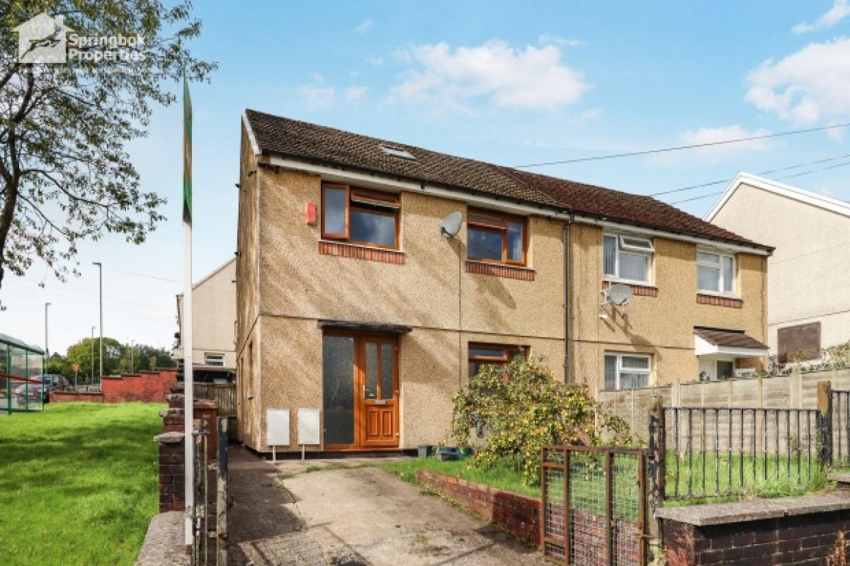 Picture of Home For Sale in Caerphilly, Mid Glamorgan, United Kingdom
