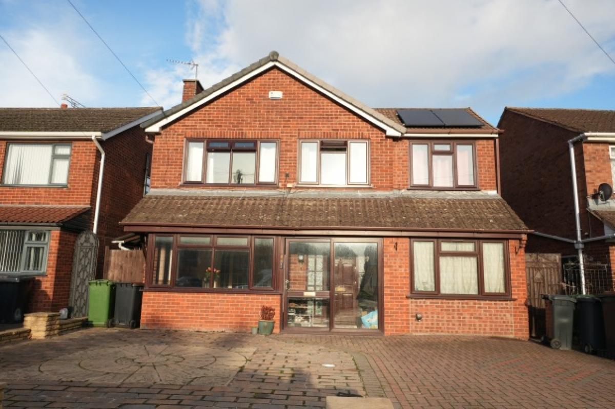 Picture of Home For Sale in Nuneaton, Warwickshire, United Kingdom