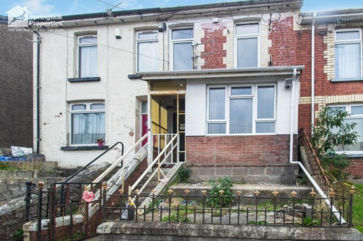 Picture of Home For Sale in Bridgend, West Lothian, United Kingdom