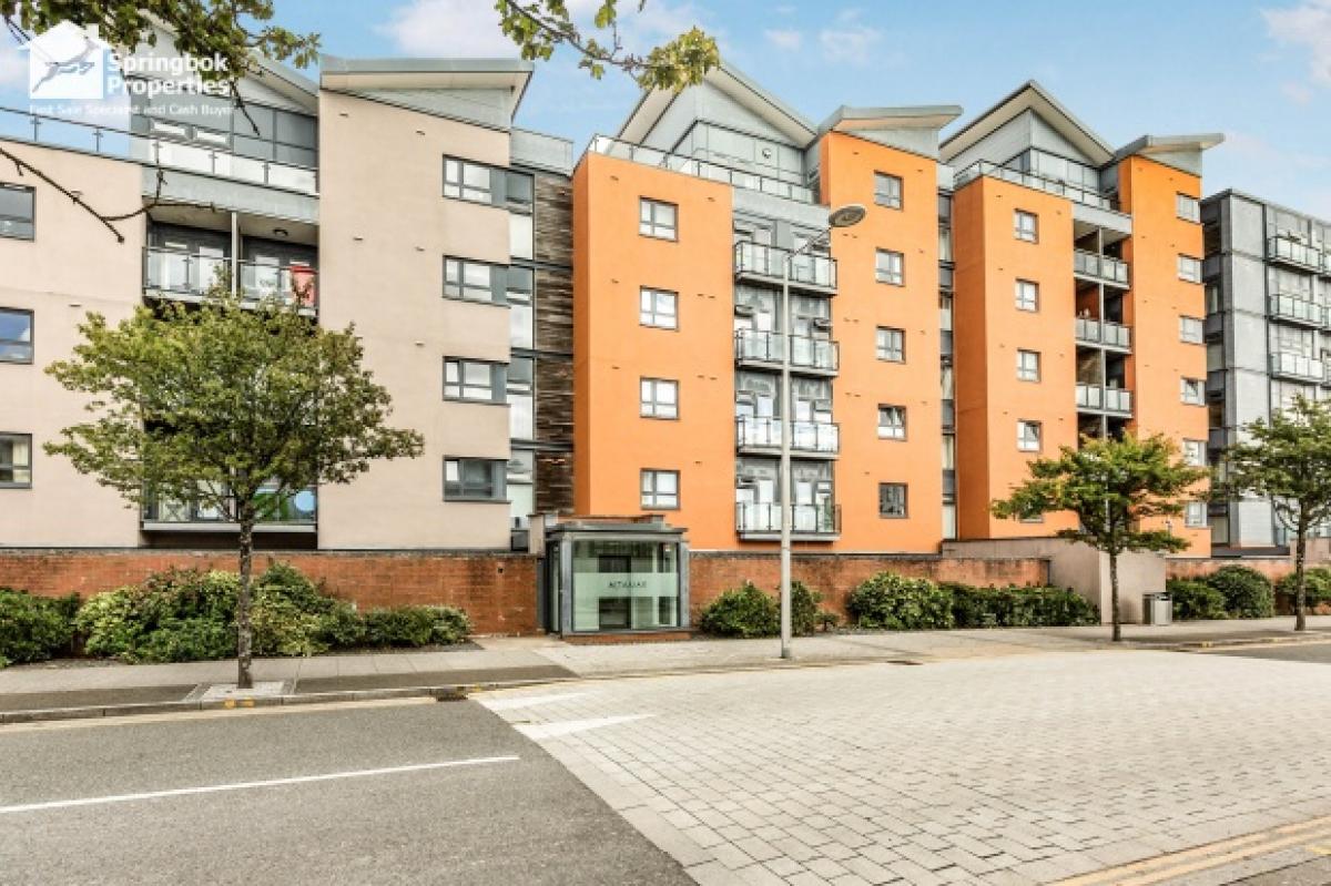 Picture of Apartment For Sale in Swansea, West Glamorgan, United Kingdom