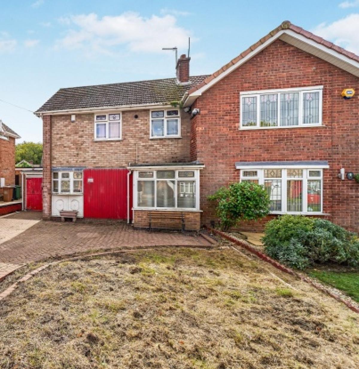 Picture of Home For Sale in Willenhall, West Midlands, United Kingdom
