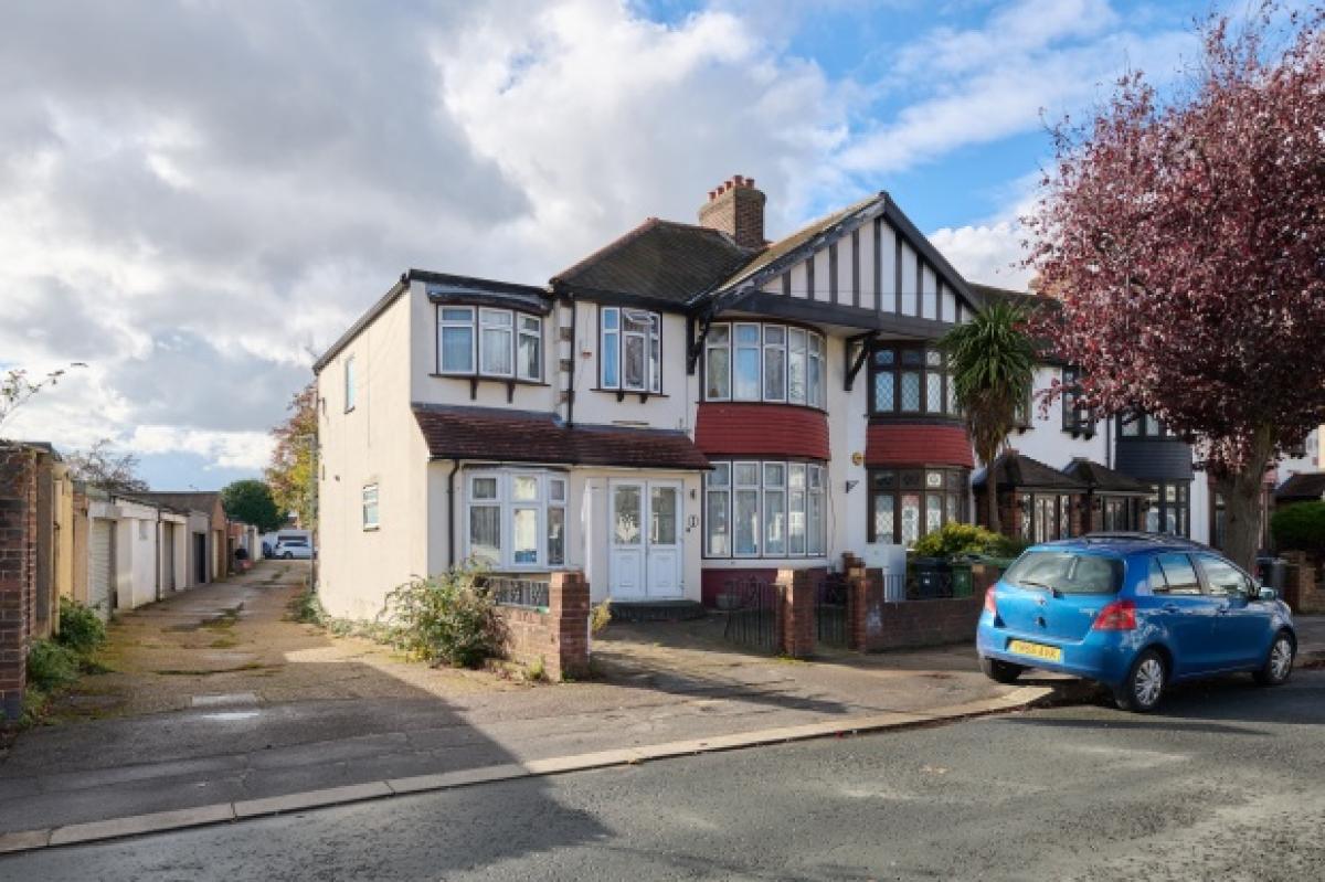 Picture of Home For Sale in Ilford, Greater London, United Kingdom