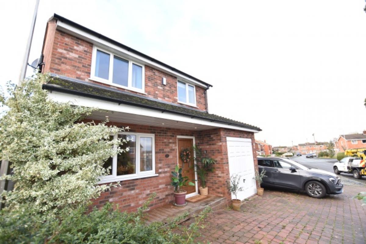 Picture of Home For Sale in Crewe, Cheshire, United Kingdom