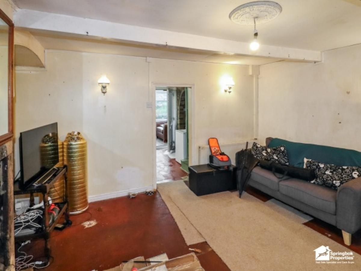 Picture of Home For Sale in Halifax, West Yorkshire, United Kingdom