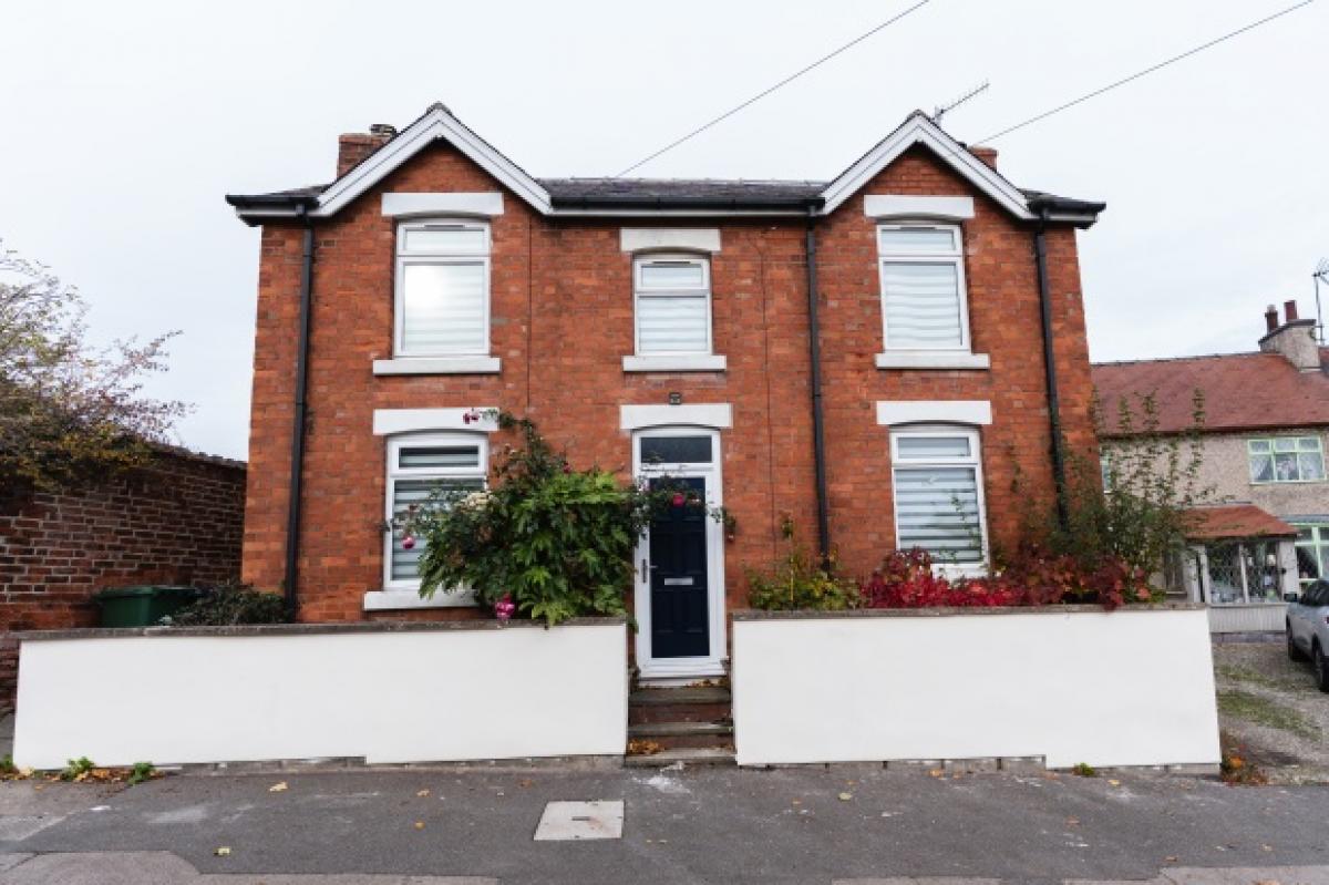 Picture of Home For Sale in Heanor, Derbyshire, United Kingdom
