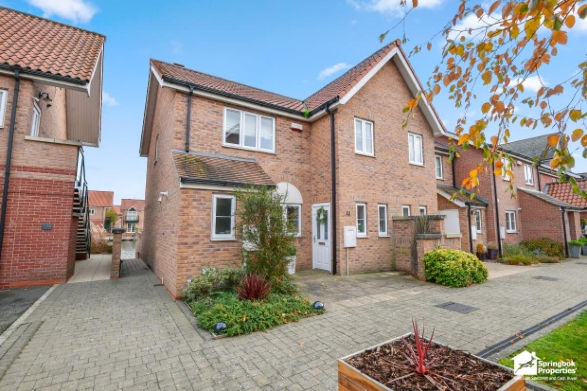 Picture of Home For Sale in Lincoln, Lincolnshire, United Kingdom