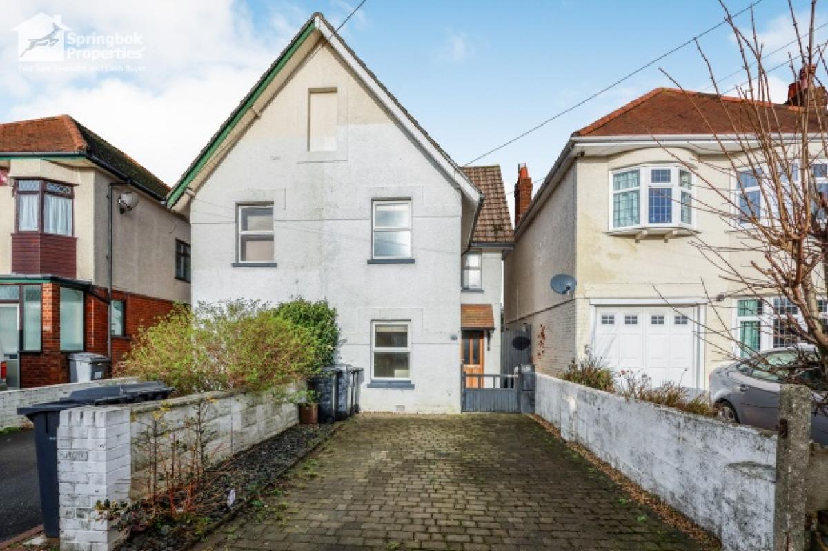 Picture of Home For Sale in Bournemouth, Dorset, United Kingdom