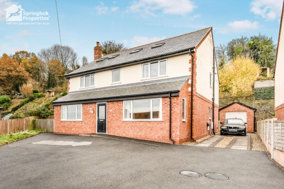 Picture of Home For Sale in Holywell, Flintshire, United Kingdom