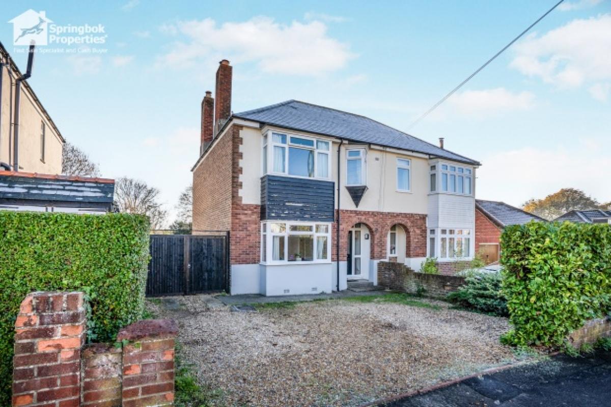 Picture of Home For Sale in Waterlooville, Hampshire, United Kingdom