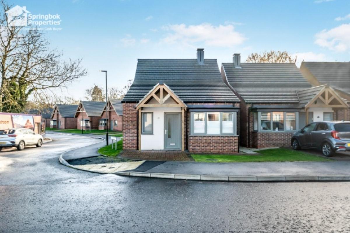 Picture of Home For Sale in Grimsby, Lincolnshire, United Kingdom