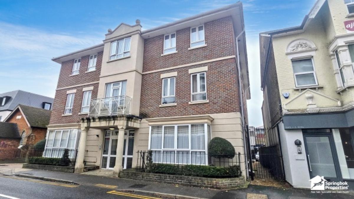 Picture of Apartment For Sale in Maidenhead, Berkshire, United Kingdom