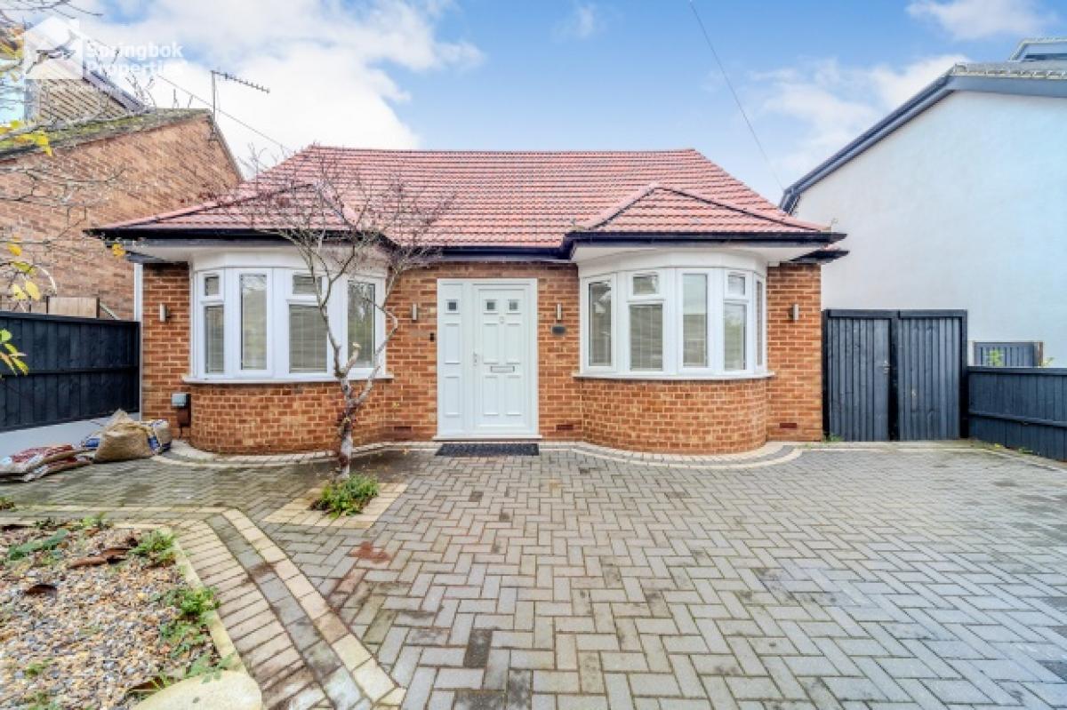 Picture of Home For Sale in Milton Keynes, Buckinghamshire, United Kingdom