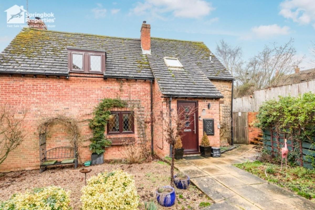 Picture of Home For Sale in Banbury, Oxfordshire, United Kingdom