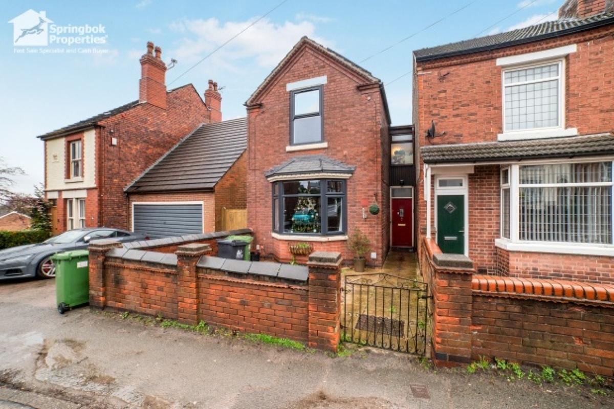 Picture of Home For Sale in Ripley, Derbyshire, United Kingdom