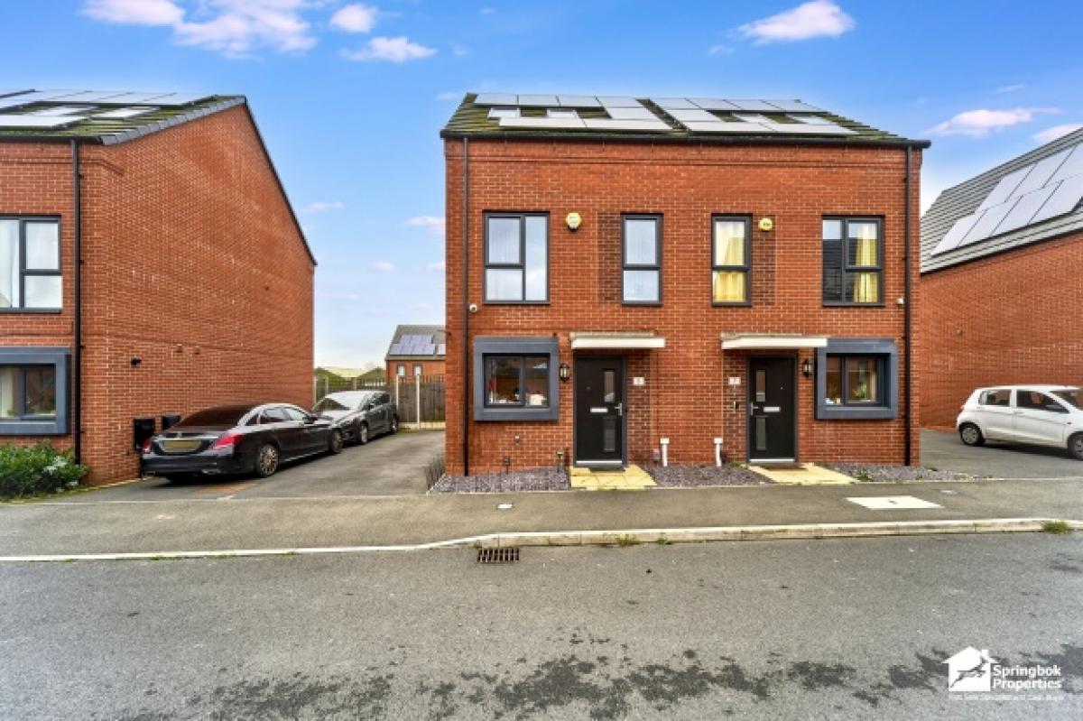 Picture of Home For Sale in Wolverhampton, West Midlands, United Kingdom