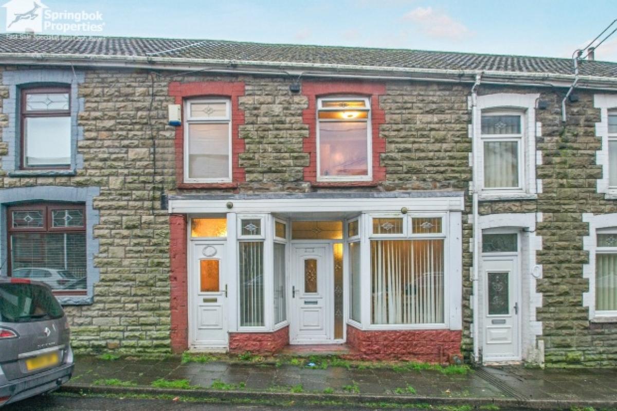Picture of Home For Sale in Maesteg, Mid Glamorgan, United Kingdom