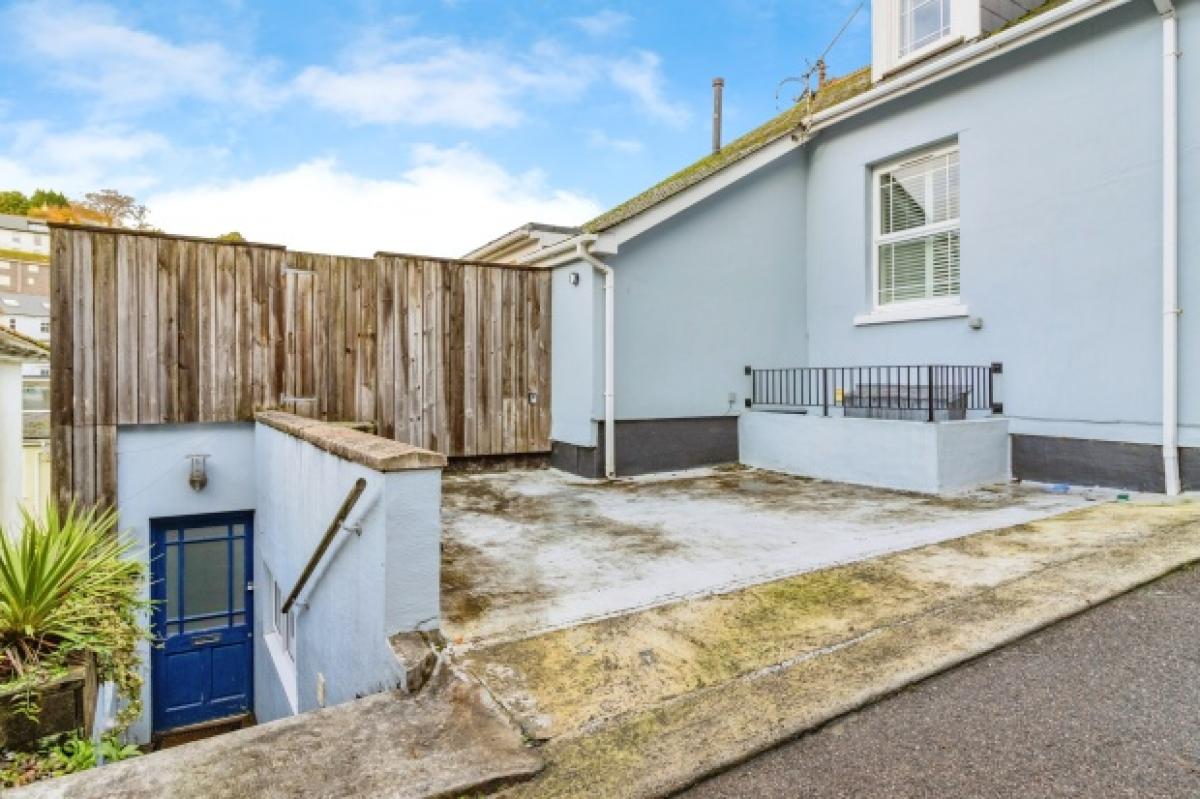 Picture of Apartment For Sale in Dartmouth, Devon, United Kingdom