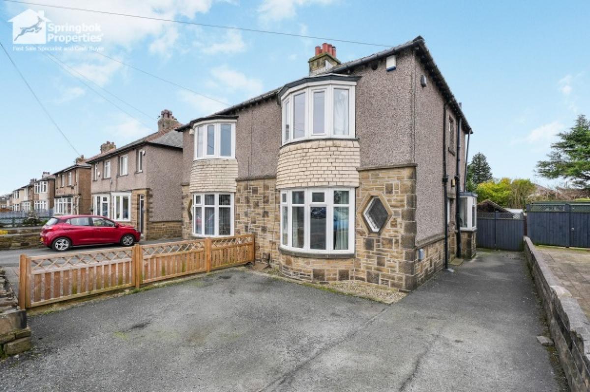 Picture of Home For Sale in Huddersfield, West Yorkshire, United Kingdom