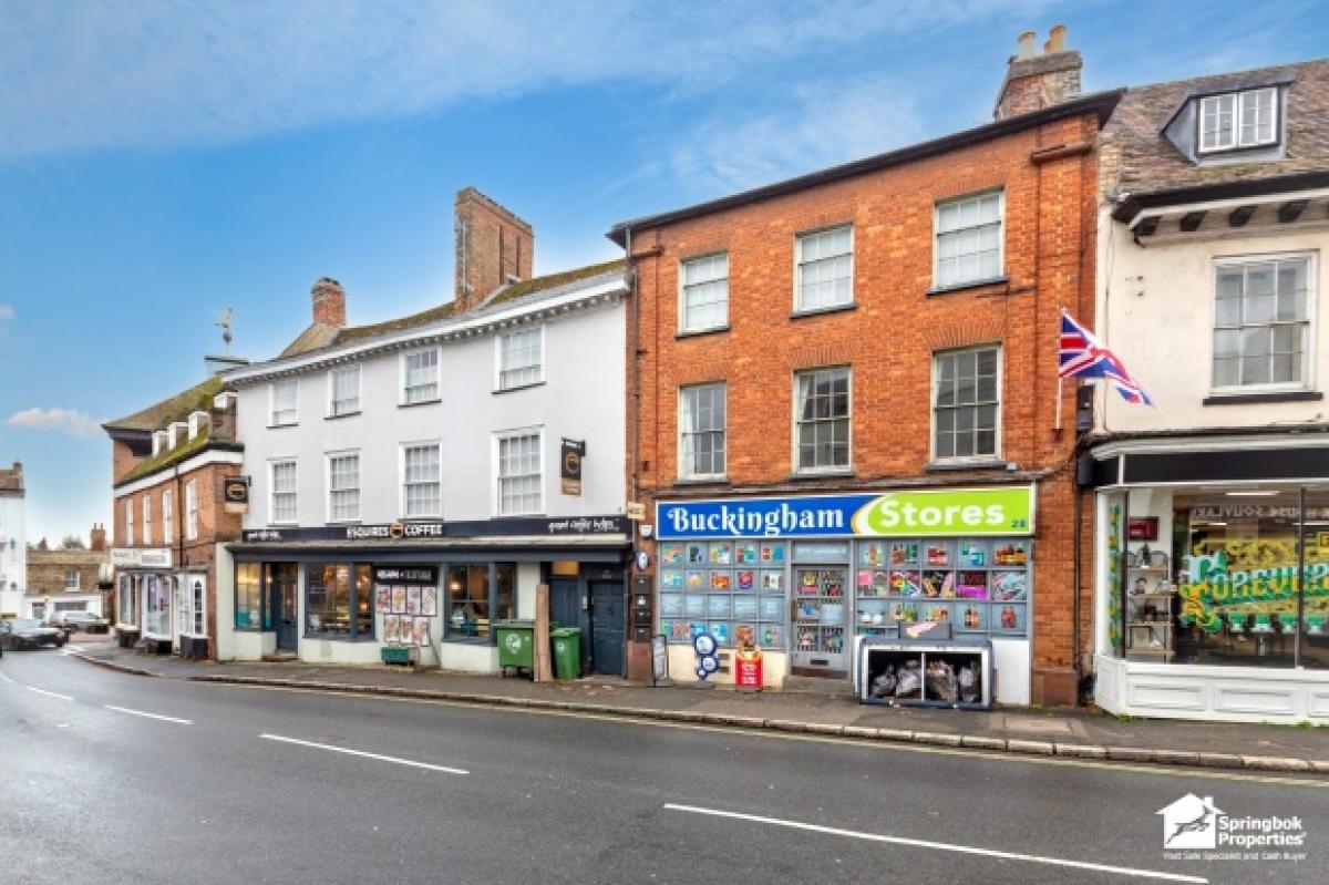 Picture of Apartment For Sale in Buckingham, Buckinghamshire, United Kingdom