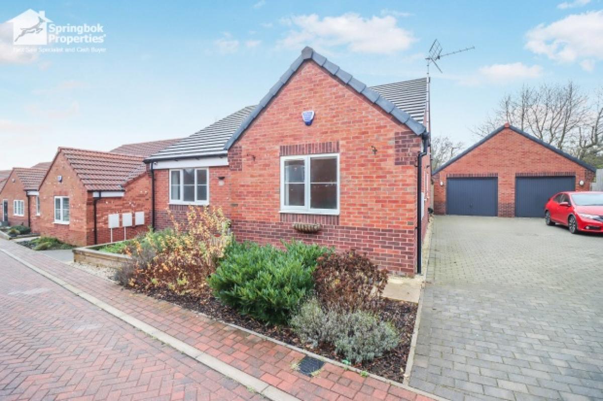 Picture of Bungalow For Sale in Chesterfield, Derbyshire, United Kingdom