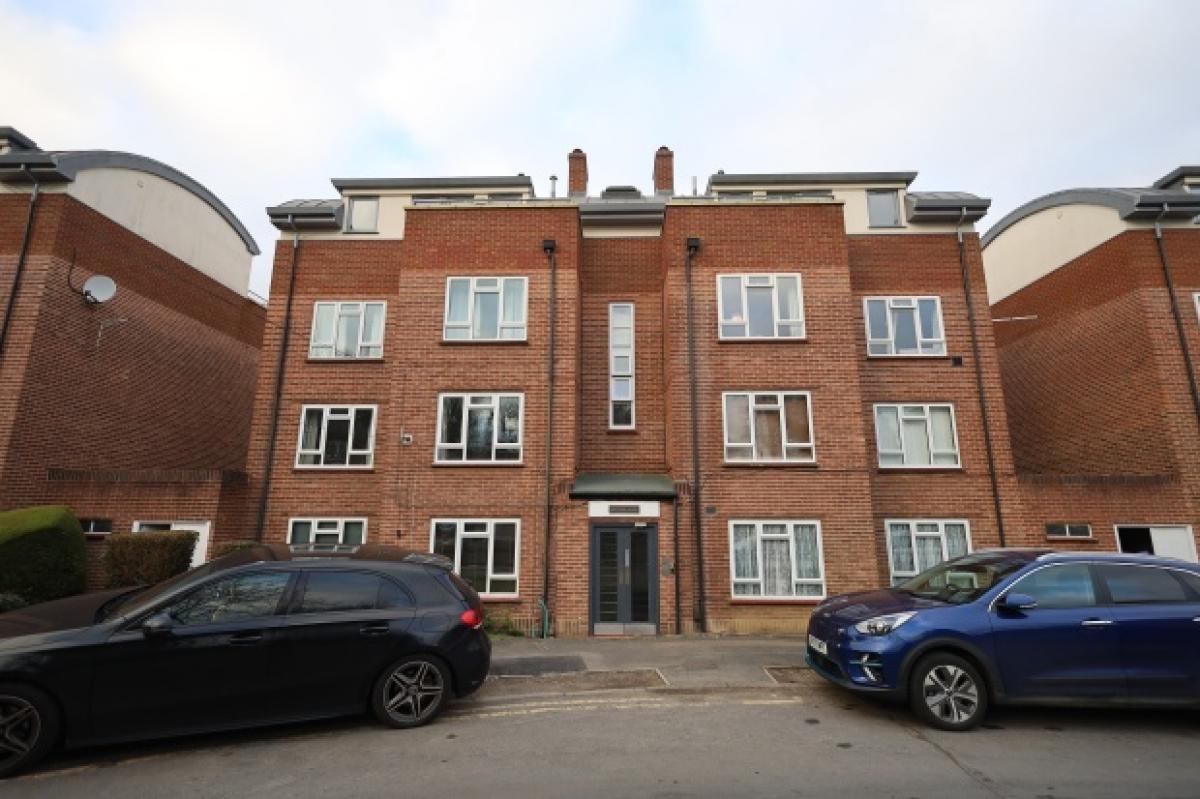 Picture of Apartment For Sale in Maidenhead, Berkshire, United Kingdom