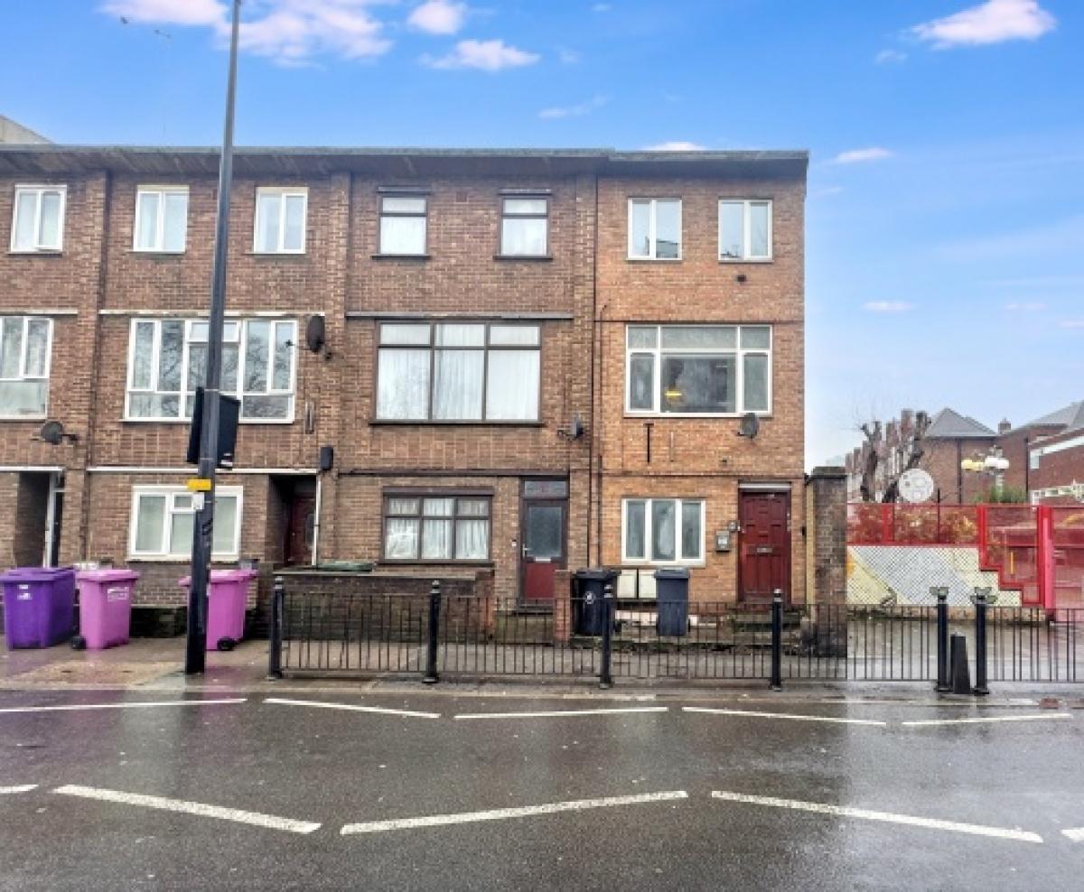 Picture of Apartment For Sale in London, Greater London, United Kingdom