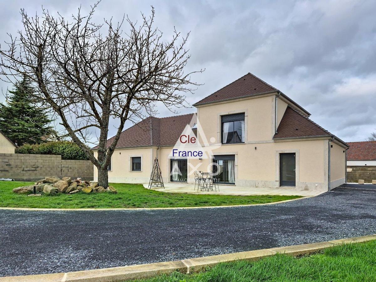 Picture of Home For Sale in Beauvais, Picardie, France