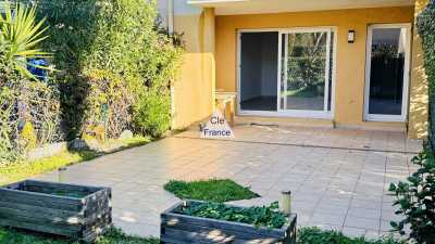 Apartment For Sale in Saint Aygulf, France