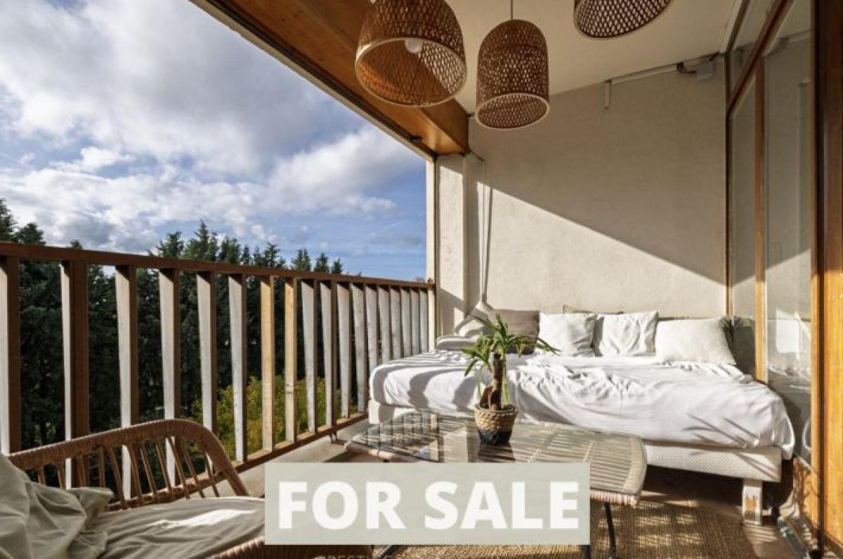 Picture of Apartment For Sale in Aix En Provence, Cote d'Azur, France