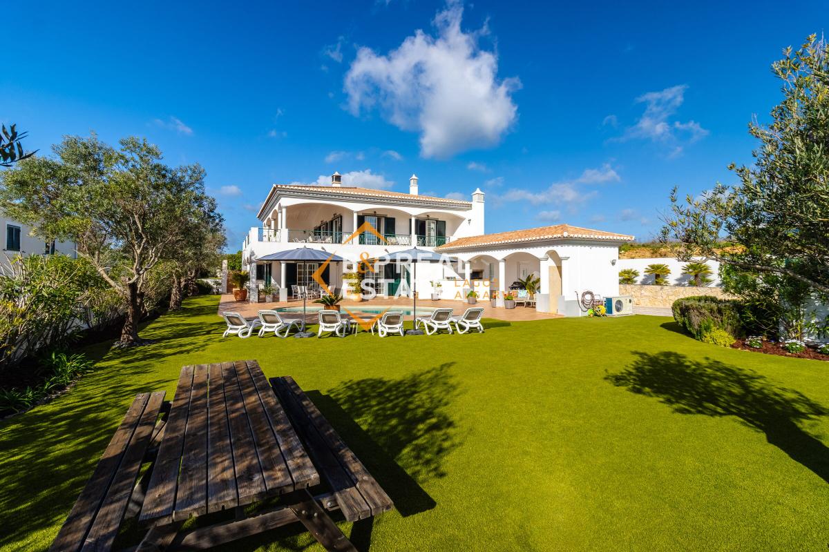 Picture of Villa For Sale in Porto de Mos, Leiria, Portugal