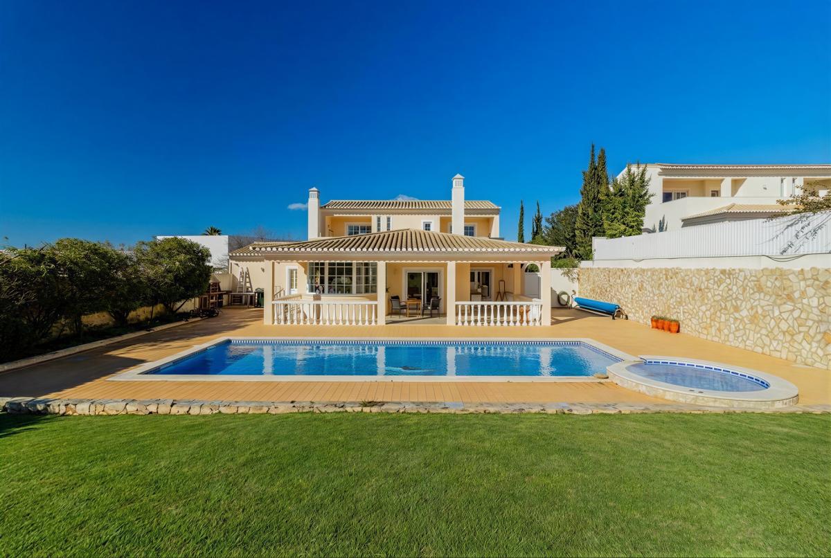 Picture of Villa For Sale in Praia Da Luz, Algarve, Portugal