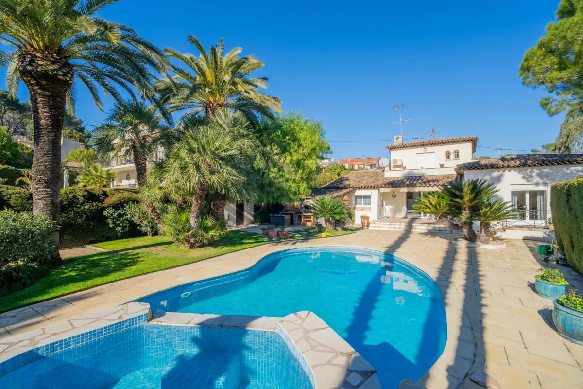 Picture of Villa For Sale in Mougins, Cote d'Azur, France