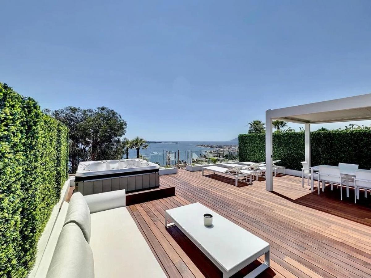 Picture of Apartment For Sale in Cannes, Cote d'Azur, France