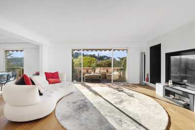 Apartment For Sale in Villefranche Sur Mer, France