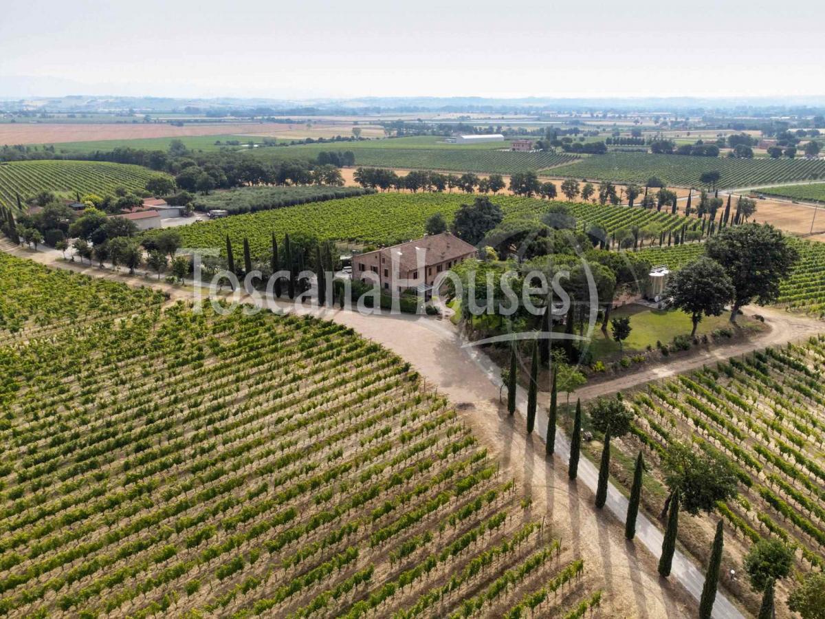 Picture of Home For Sale in Montepulciano, Tuscany, Italy