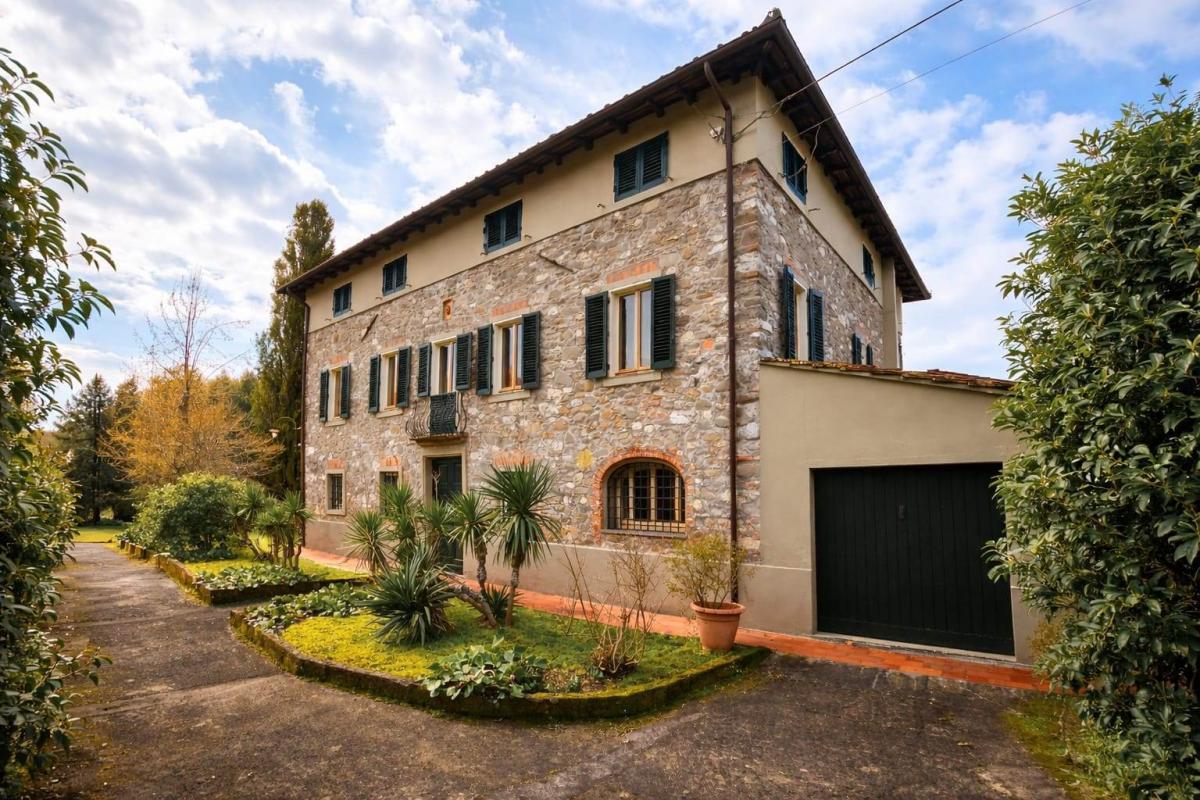Picture of Villa For Sale in Pescaglia, Tuscany, Italy