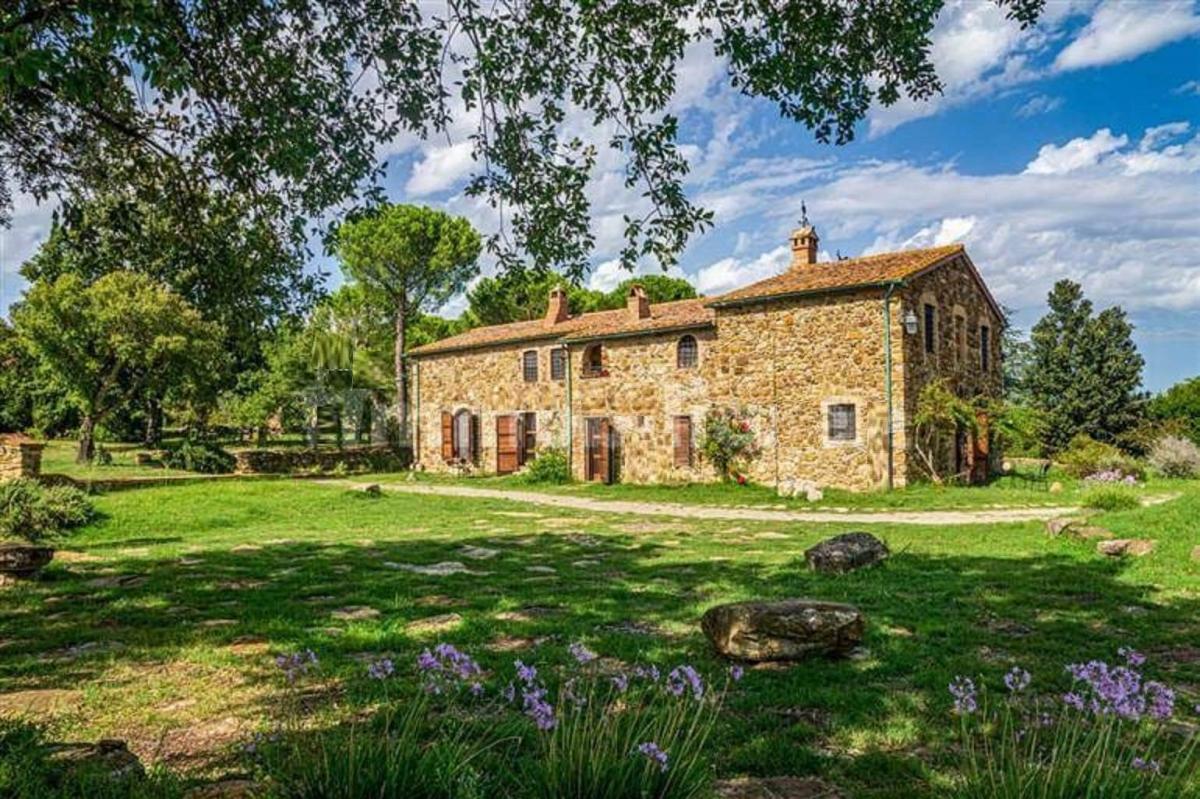 Picture of Home For Sale in Monterotondo Marittimo, Tuscany, Italy