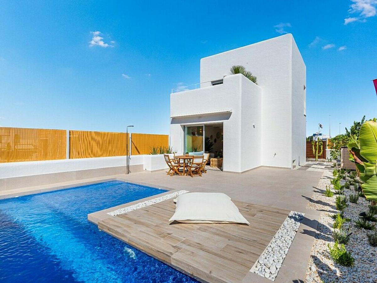 Picture of Villa For Sale in Los Alcazares, Alicante, Spain