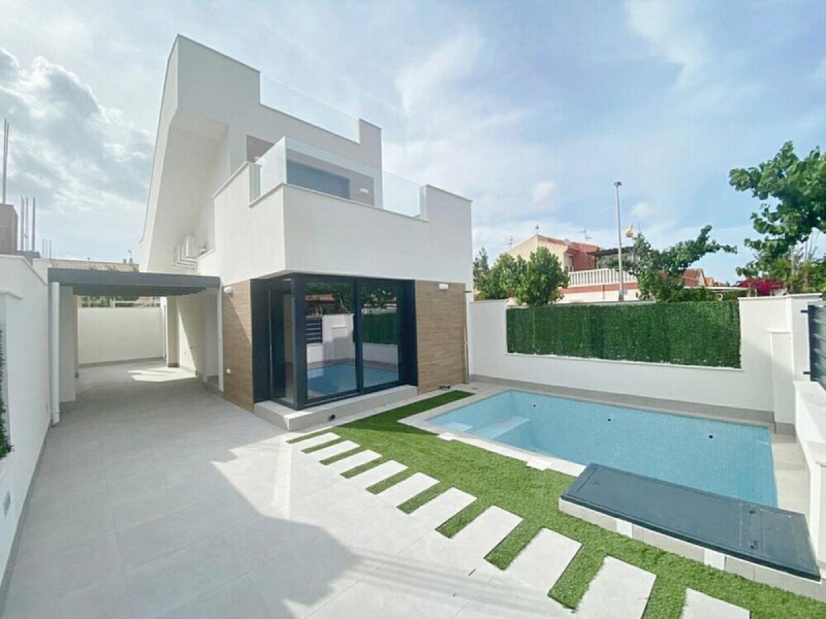 Picture of Villa For Sale in Los Alcazares, Alicante, Spain