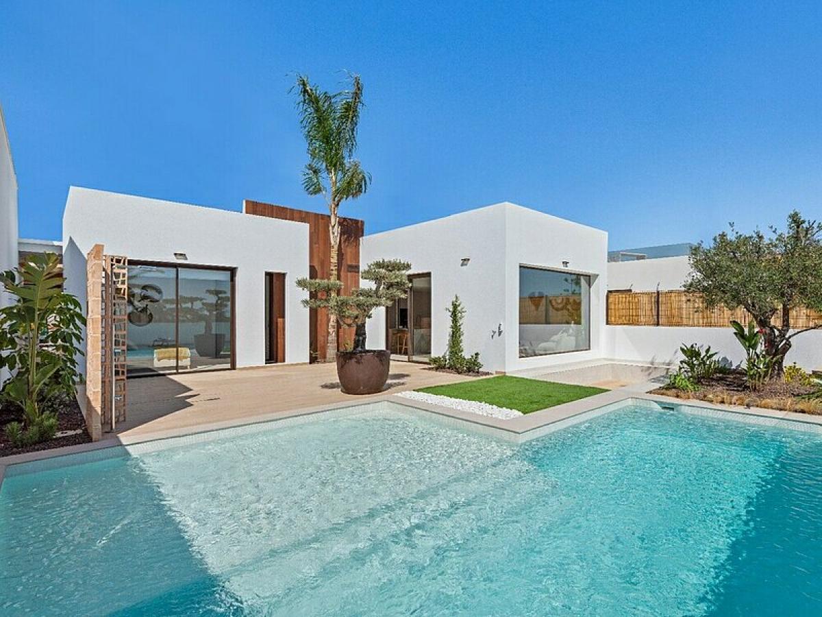 Picture of Villa For Sale in Los Alcazares, Alicante, Spain