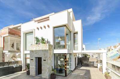 Villa For Sale in