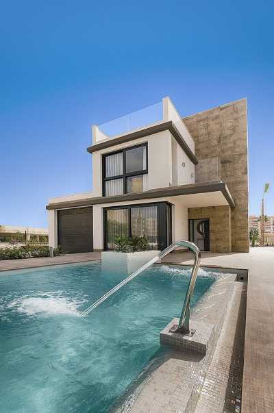 Villa For Sale in