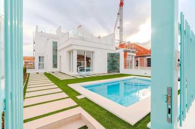 Villa For Sale in Los Alcazares, Spain