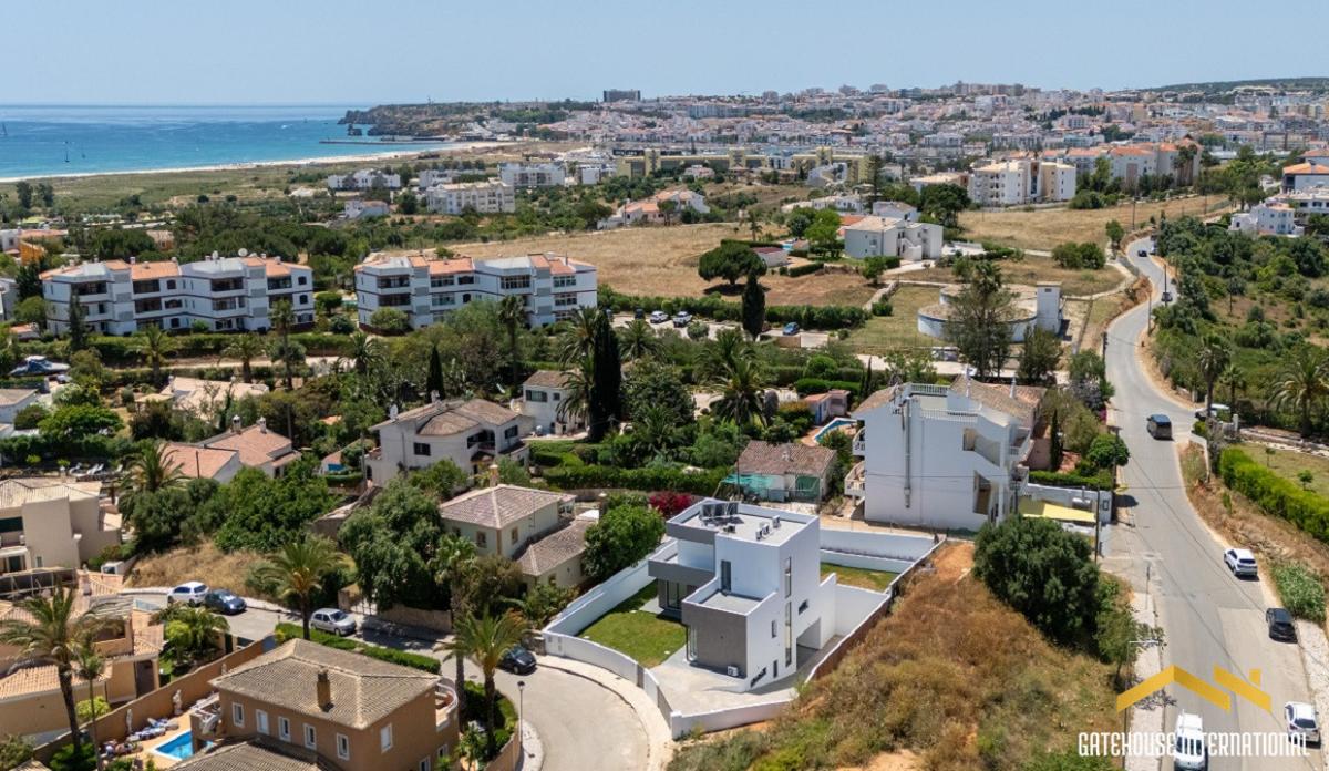 Picture of Villa For Sale in Albardeira, Algarve, Portugal