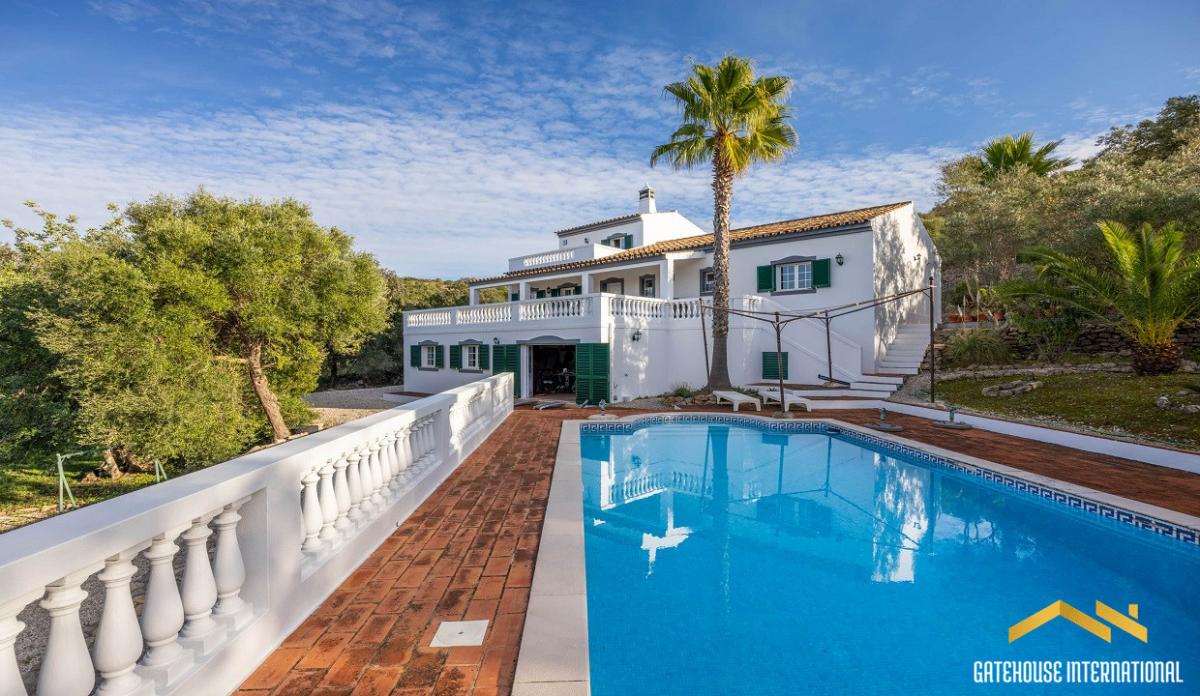 Picture of Villa For Sale in Santa Barbara De Nexe, Faro, Portugal