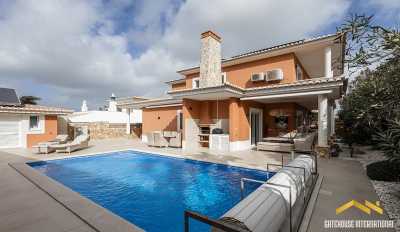 Villa For Sale in Atalaia, Portugal