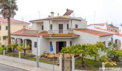 Villa For Sale in Loule, Portugal