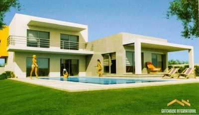 Villa For Sale in Alcantarilha, Portugal