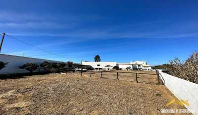 Villa For Sale in Algoz, Portugal